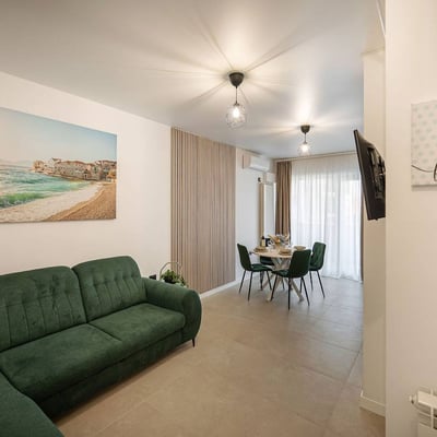 Аренда комфортной 2-комнатной квартиры с видом на море, Мамаия, Констанца, Румыния